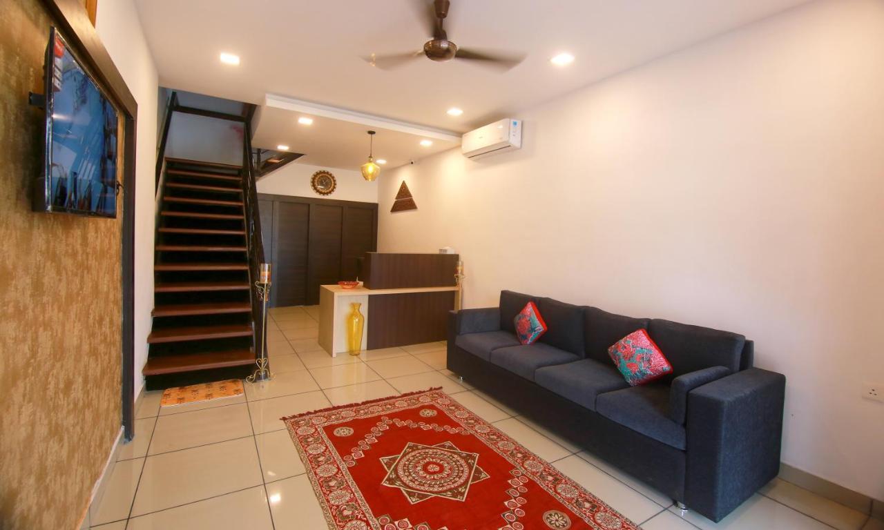Kochi The Metro Pod - Backpackers A/C Dormitory מראה חיצוני תמונה