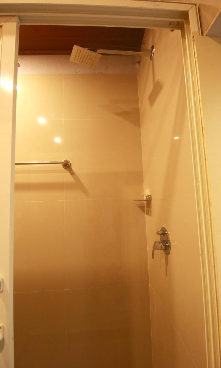 Kochi The Metro Pod - Backpackers A/C Dormitory מראה חיצוני תמונה
