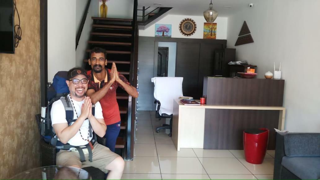 Kochi The Metro Pod - Backpackers A/C Dormitory מראה חיצוני תמונה