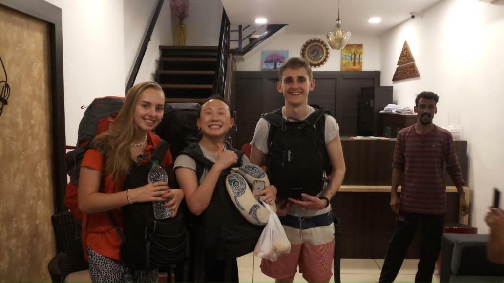 Kochi The Metro Pod - Backpackers A/C Dormitory מראה חיצוני תמונה