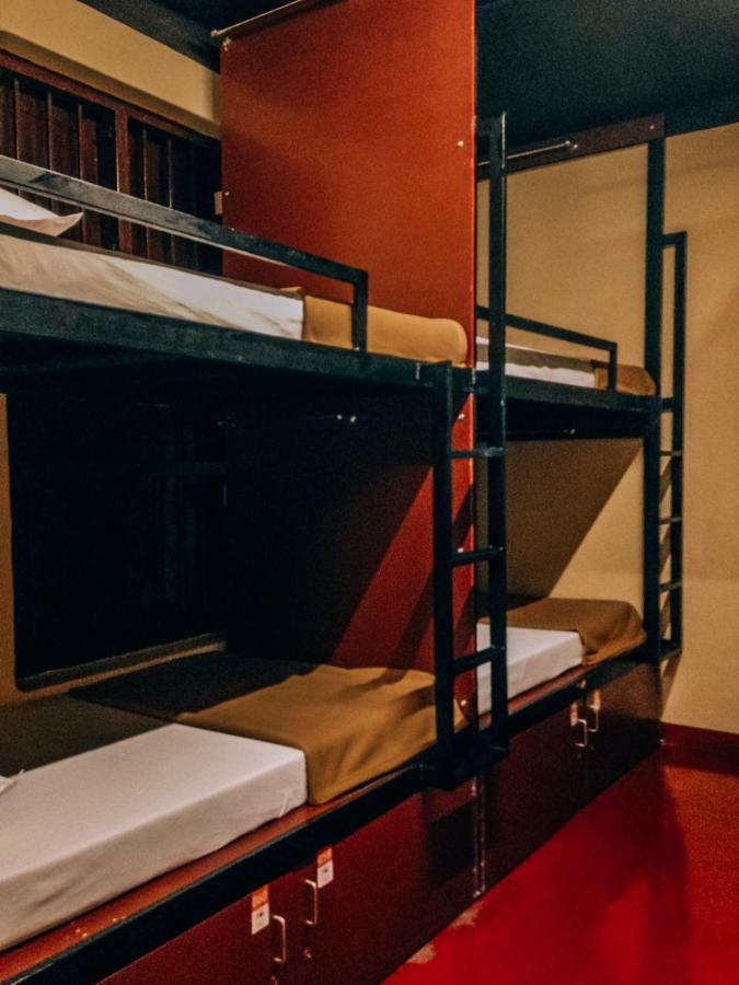 Kochi The Metro Pod - Backpackers A/C Dormitory מראה חיצוני תמונה