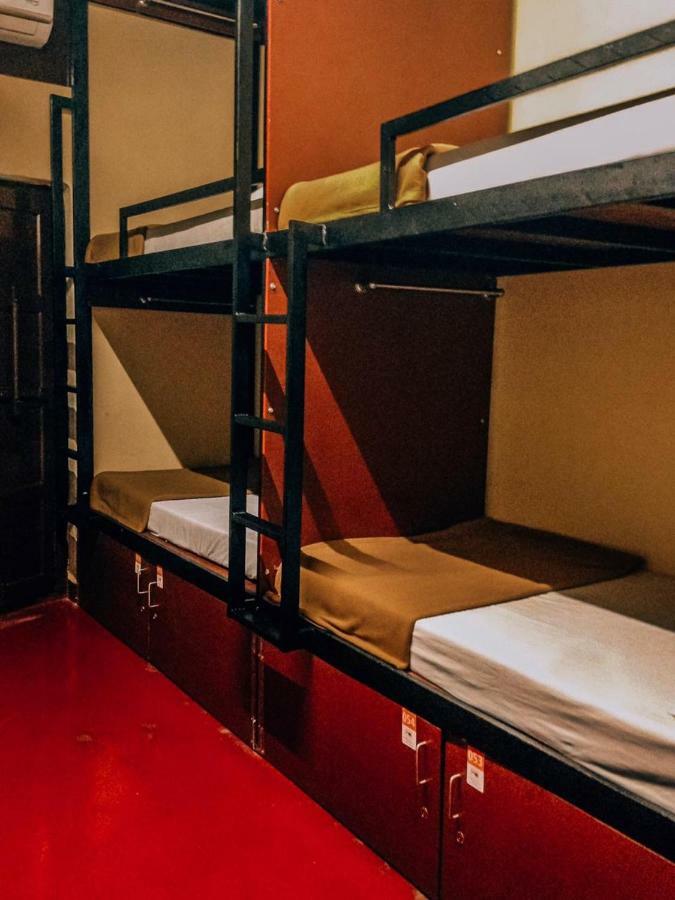 Kochi The Metro Pod - Backpackers A/C Dormitory מראה חיצוני תמונה