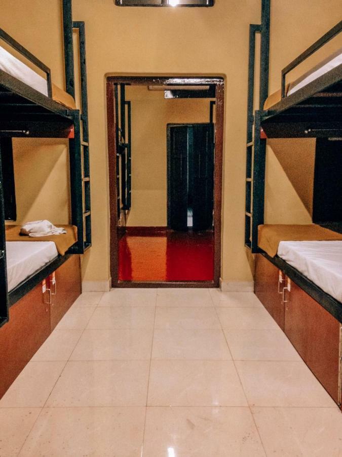 Kochi The Metro Pod - Backpackers A/C Dormitory מראה חיצוני תמונה